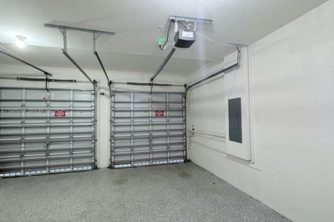 Townhouse in Doral, Florida 4 bedrooms, 204.11 sq.m. № 2003581 - photo 22
