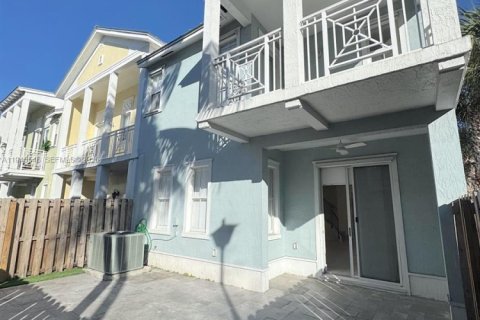 Townhouse in Doral, Florida 4 bedrooms, 204.11 sq.m. № 2003581 - photo 25