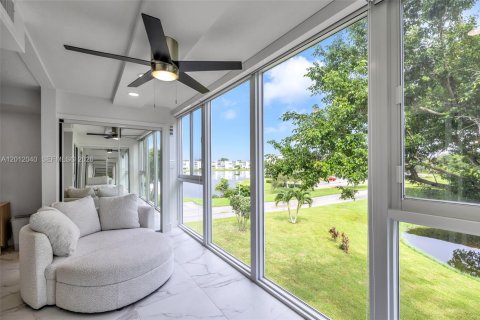 Condominio en alquiler en Deerfield Beach, Florida, 2 dormitorios, 79.9 m2 № 2075748 - foto 2