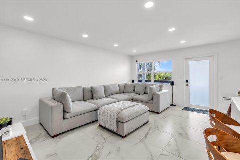 Condominio en alquiler en Deerfield Beach, Florida, 2 dormitorios, 79.9 m2 № 2075748 - foto 12