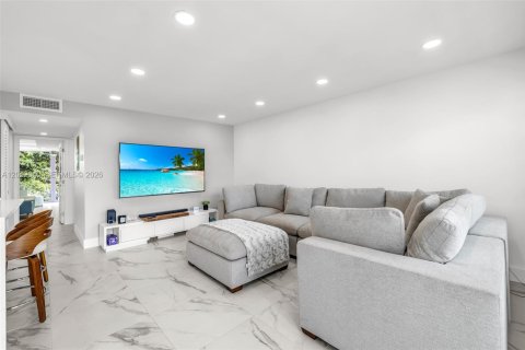 Condominio en alquiler en Deerfield Beach, Florida, 2 dormitorios, 79.9 m2 № 2075748 - foto 10