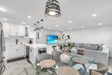 Condominio en alquiler en Deerfield Beach, Florida, 2 dormitorios, 79.9 m2 № 2075748 - foto 8