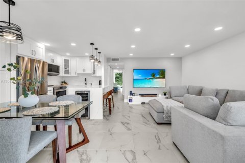 Condominio en alquiler en Deerfield Beach, Florida, 2 dormitorios, 79.9 m2 № 2075748 - foto 9