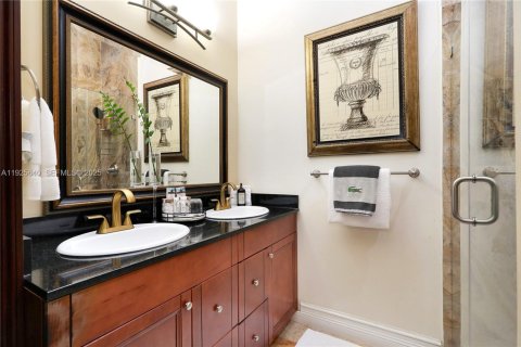 Снять в аренду виллу или дом в Пальметто-Бей, Флорида 6 спален, 385.73м2, № 1992514 - фото 16