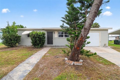 House in North Port, Florida 3 bedrooms, 105.44 sq.m. № 1904645 - photo 1