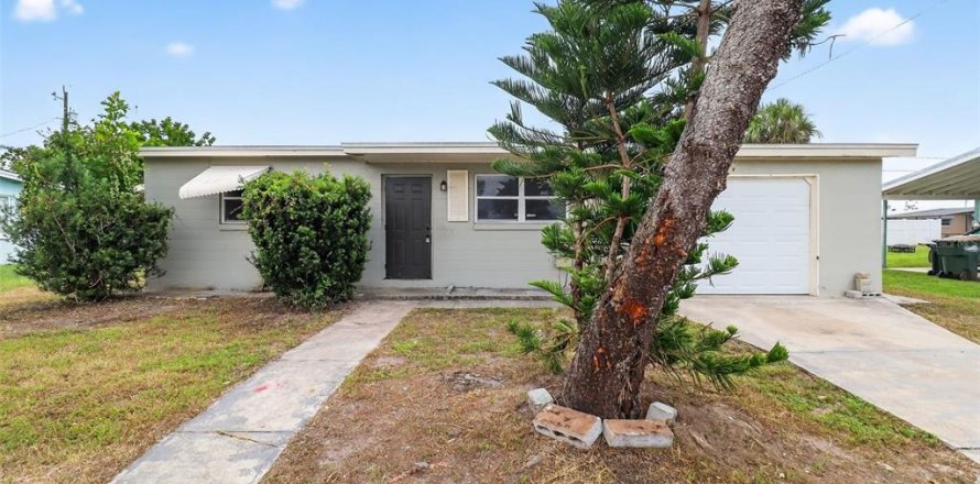 House in North Port, Florida 3 bedrooms, 105.44 sq.m. № 1904645