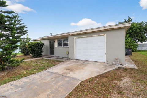 House in North Port, Florida 3 bedrooms, 105.44 sq.m. № 1904645 - photo 3