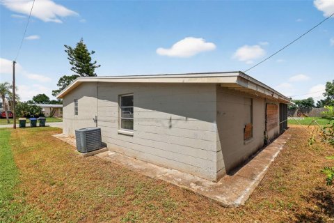 House in North Port, Florida 3 bedrooms, 105.44 sq.m. № 1904645 - photo 30