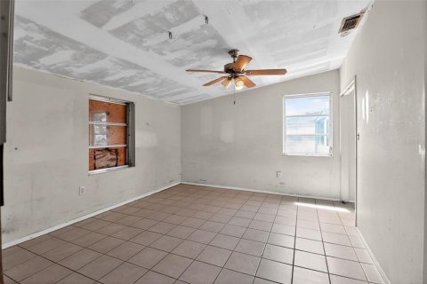 House in North Port, Florida 3 bedrooms, 105.44 sq.m. № 1904645 - photo 17