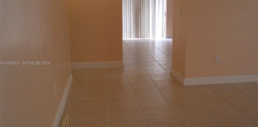 Casa en Homestead, Florida 3 dormitorios, 133.22 m2 № 2010803