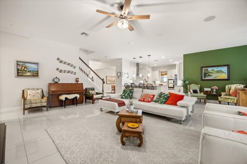 Casa en venta en Orlando, Florida, 6 dormitorios, 443.98 m2 № 1907412 - foto 6