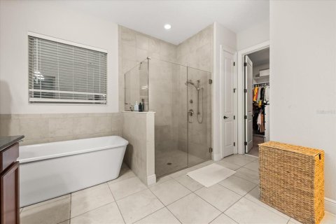 Casa en venta en Orlando, Florida, 6 dormitorios, 443.98 m2 № 1907412 - foto 23
