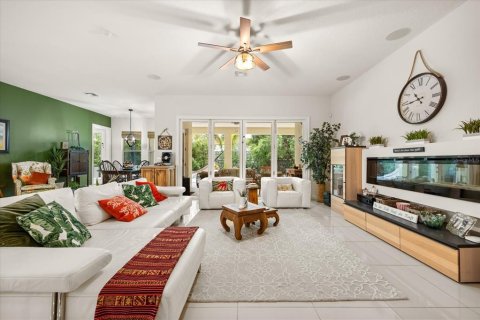 Casa en venta en Orlando, Florida, 6 dormitorios, 443.98 m2 № 1907412 - foto 7