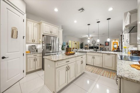 Casa en venta en Orlando, Florida, 6 dormitorios, 443.98 m2 № 1907412 - foto 10