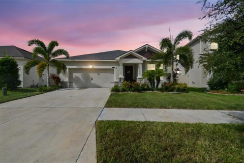 House in Riverview, Florida 3 bedrooms, 188.78 sq.m. № 1910375 - photo 1