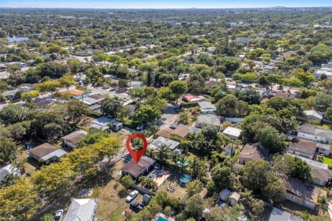 House in North Miami, Florida 2 bedrooms, 74.32 sq.m. № 1868073 - photo 19