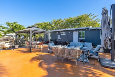 House in North Miami, Florida 2 bedrooms, 74.32 sq.m. № 1868073 - photo 15