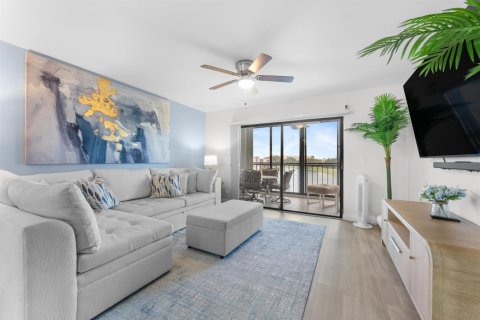 Condo in Delray Beach, Florida, 2 bedrooms  № 2174139 - photo 11