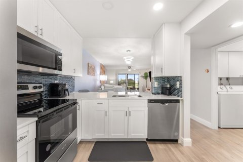 Condo in Delray Beach, Florida, 2 bedrooms  № 2174139 - photo 7