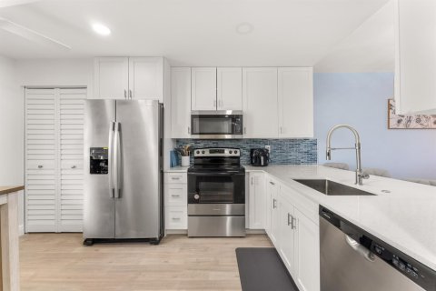 Condo in Delray Beach, Florida, 2 bedrooms  № 2174139 - photo 6