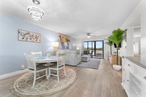Condo in Delray Beach, Florida, 2 bedrooms  № 2174139 - photo 10