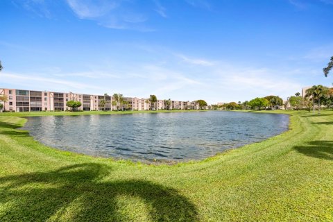 Condo in Delray Beach, Florida, 2 bedrooms  № 2174139 - photo 30