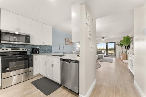 Condo in Delray Beach, Florida, 2 bedrooms  № 2174139 - photo 4