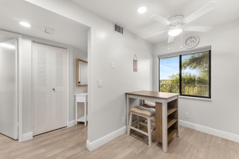 Condo in Delray Beach, Florida, 2 bedrooms  № 2174139 - photo 3