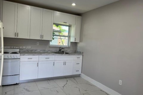 Apartment in Miami, Florida 2 bedrooms, 218.69 sq.m. № 1897141 - photo 1