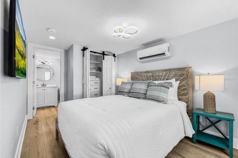 Casa en venta en Treasure Island, Florida, 3 dormitorios, 93.83 m2 № 2414892 - foto 25