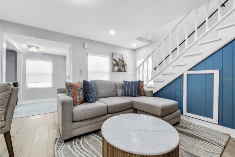 Casa en venta en Treasure Island, Florida, 3 dormitorios, 93.83 m2 № 2414892 - foto 5
