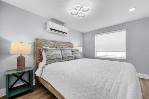 Casa en venta en Treasure Island, Florida, 3 dormitorios, 93.83 m2 № 2414892 - foto 21