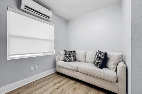 Casa en venta en Treasure Island, Florida, 3 dormitorios, 93.83 m2 № 2414892 - foto 18