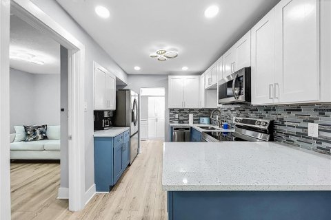 Casa en venta en Treasure Island, Florida, 3 dormitorios, 93.83 m2 № 2414892 - foto 13