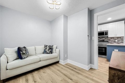 Casa en venta en Treasure Island, Florida, 3 dormitorios, 93.83 m2 № 2414892 - foto 17