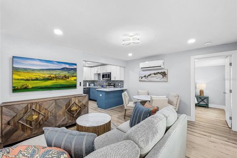 Casa en venta en Treasure Island, Florida, 3 dormitorios, 93.83 m2 № 2414892 - foto 6