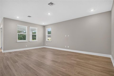 Villa ou maison à louer à Daytona Beach, Floride: 4 chambres, 203.46 m2 № 2417009 - photo 4