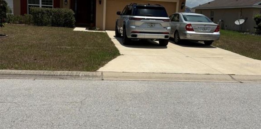 Villa ou maison à Dundee, Floride 4 chambres, 169.08 m2 № 2157669