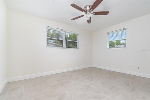 House in Daytona Beach, Florida 3 bedrooms, 133.13 sq.m. № 1801580 - photo 10