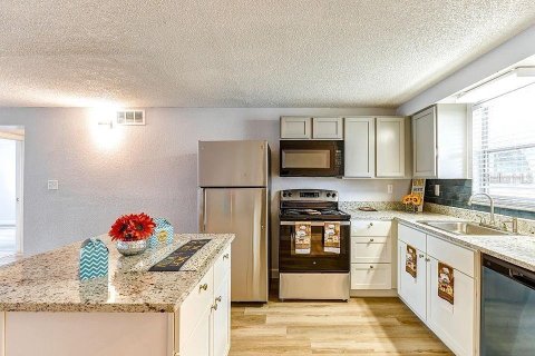 Apartamento en alquiler en Port Richey, Florida, 2 dormitorios, 88.26 m2 № 2108620 - foto 4