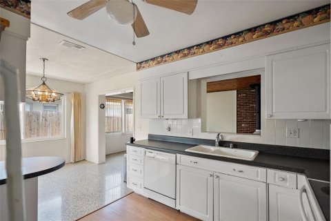 Casa en alquiler en Gulfport, Florida, 4 dormitorios, 153.01 m2 № 1757595 - foto 17