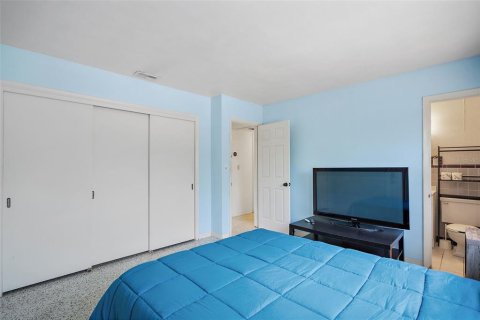 Casa en alquiler en Gulfport, Florida, 4 dormitorios, 153.01 m2 № 1757595 - foto 12