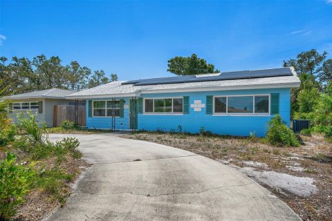 Casa en alquiler en Gulfport, Florida, 4 dormitorios, 153.01 m2 № 1757595 - foto 1
