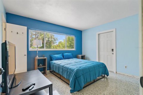 Casa en alquiler en Gulfport, Florida, 4 dormitorios, 153.01 m2 № 1757595 - foto 11