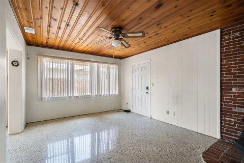 Casa en alquiler en Gulfport, Florida, 4 dormitorios, 153.01 m2 № 1757595 - foto 19