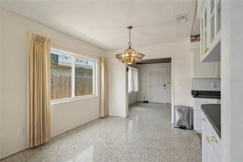 Casa en alquiler en Gulfport, Florida, 4 dormitorios, 153.01 m2 № 1757595 - foto 15