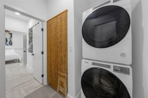 Casa en venta en Miami, Florida, 3 dormitorios, 130.81 m2 № 2033935 - foto 17