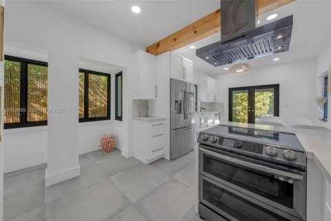 Casa en venta en Miami, Florida, 3 dormitorios, 130.81 m2 № 2033935 - foto 8