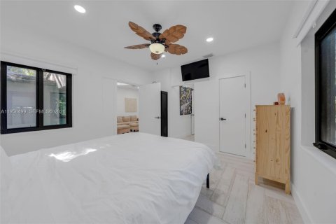Casa en venta en Miami, Florida, 3 dormitorios, 130.81 m2 № 2033935 - foto 11