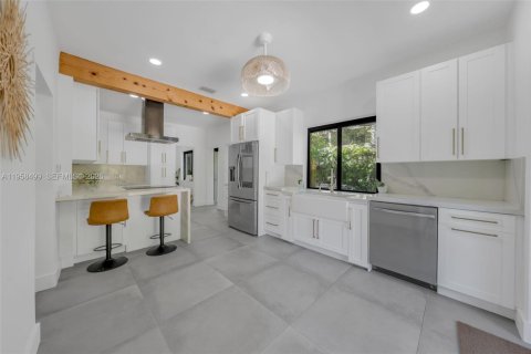 Casa en venta en Miami, Florida, 3 dormitorios, 130.81 m2 № 2033935 - foto 5